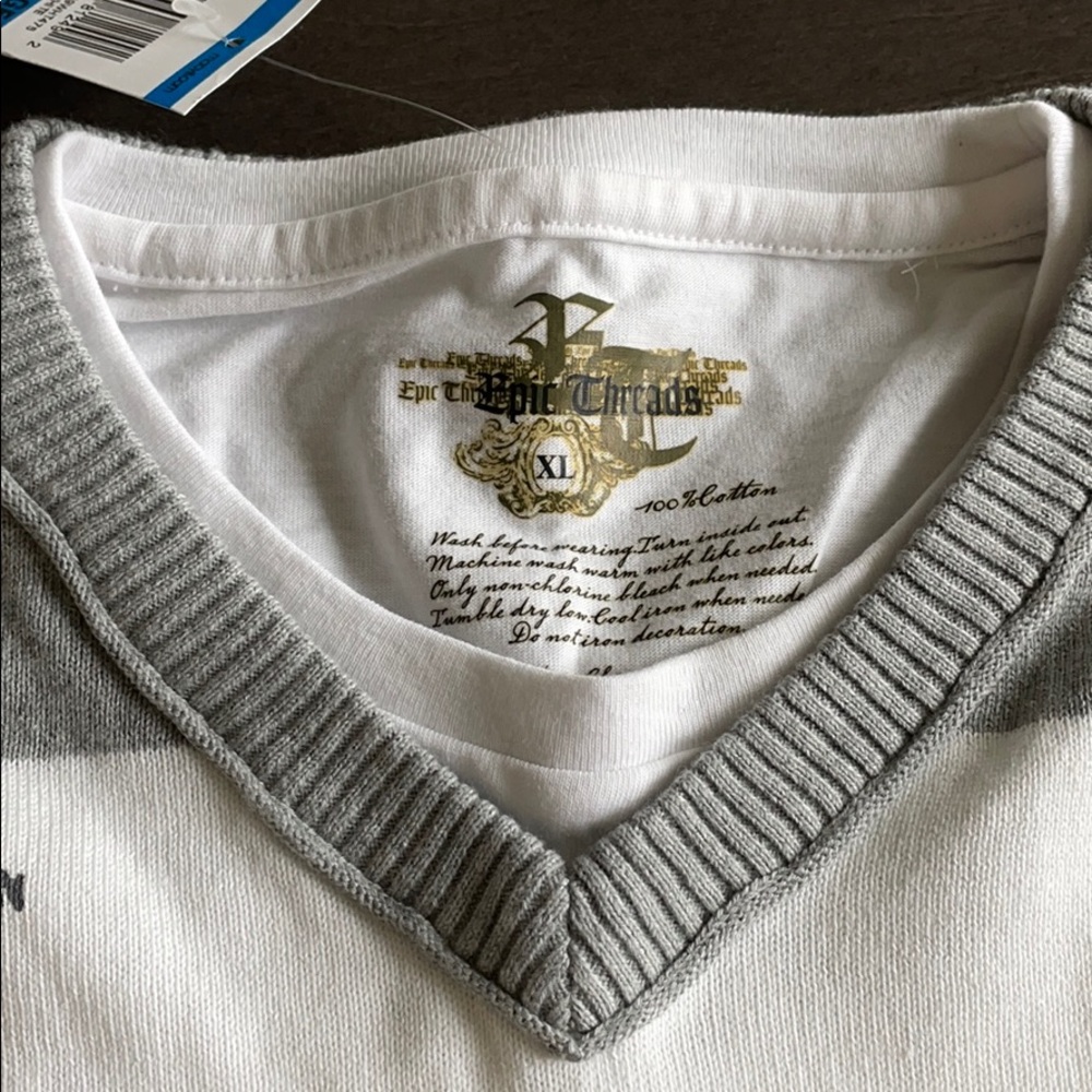 Epic Threads top - Picture 2 of 6